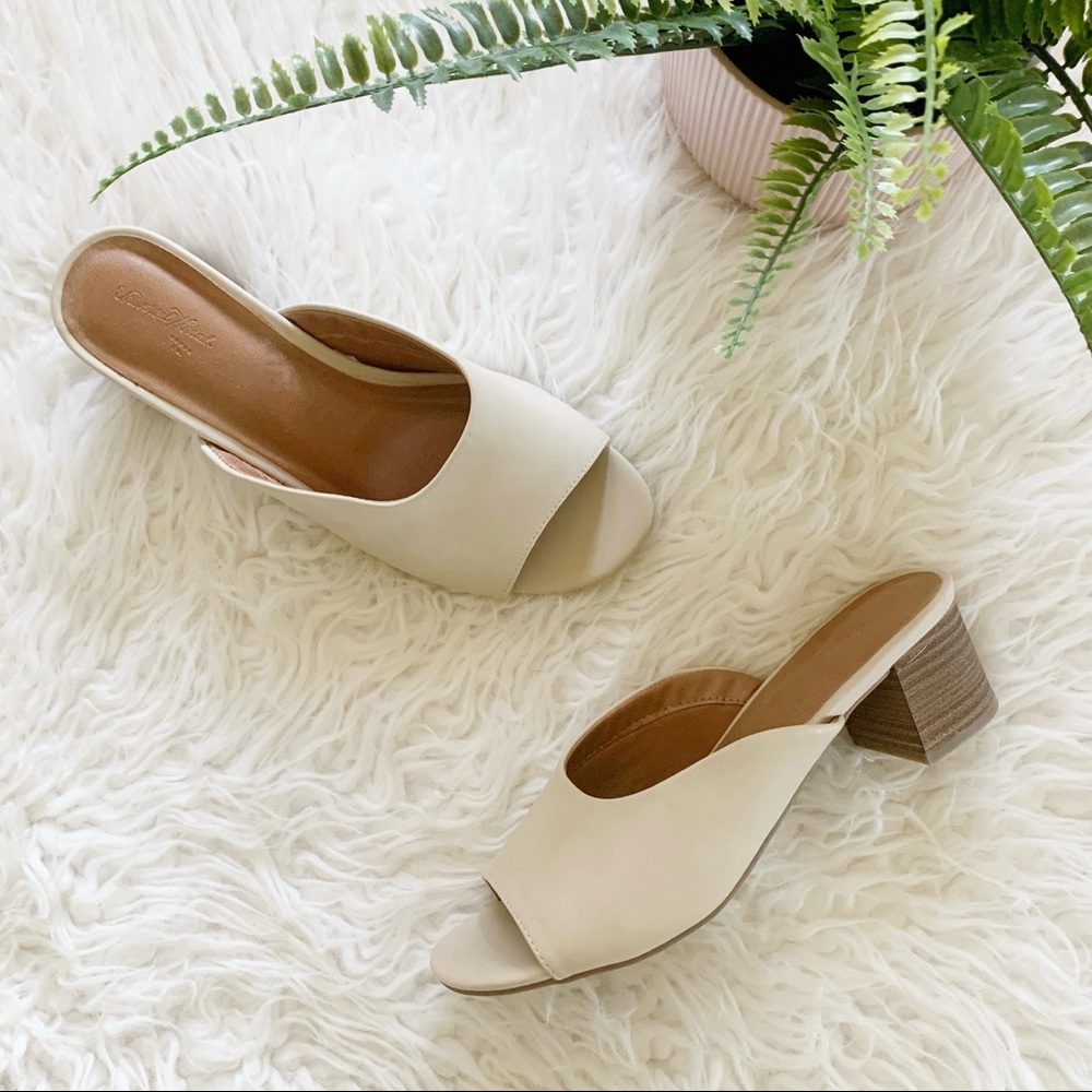 Target Universal Thread faux leather white mule sandals